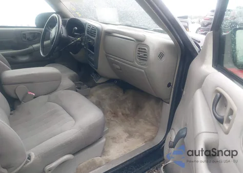 2003 Chevrolet S-10 Ls из США, поврежденный, VIN 1GCCS19X838147296